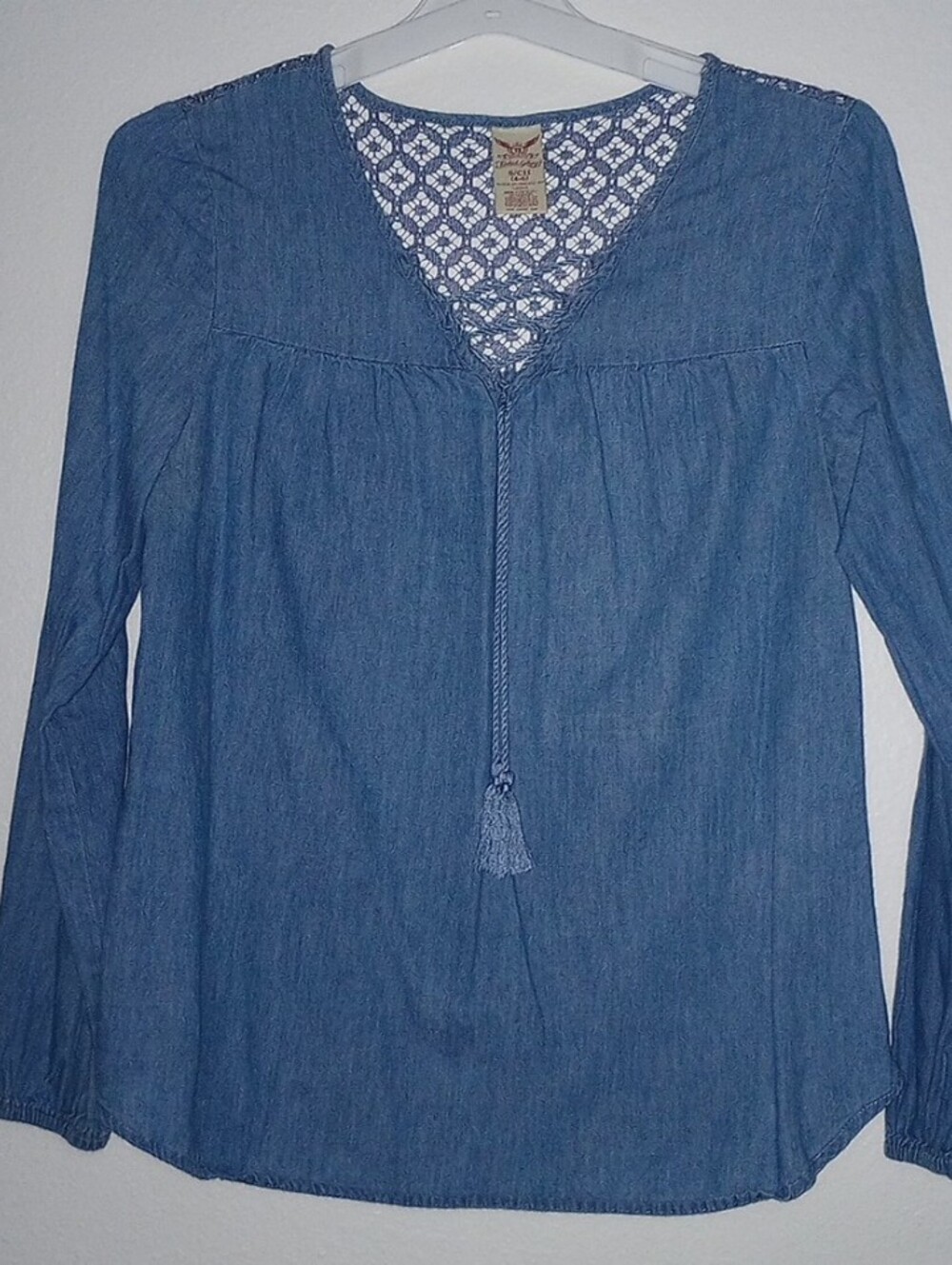 Faded Glory Women's Light Blue Denim Long Sleeves Blouse Size S